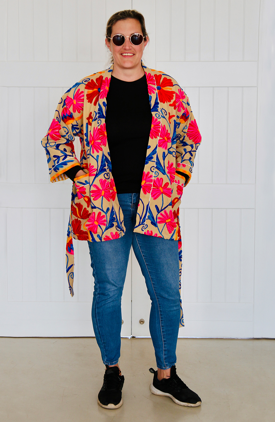 Suzani-Hand-Embroidered-Short-kimono-Jacket.-D08J1094